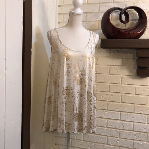 Jennifer Lopez Tops - Jennifer Lopez Metallic Gold and White Tank